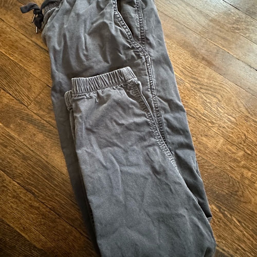 $5 bundle sale American Eagle dark gray cargo leggings size Small - Picture 7 of 7